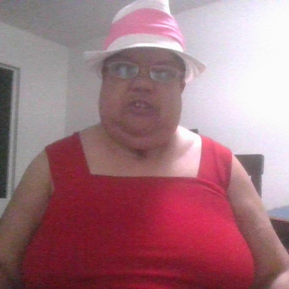 Meet your Posher, Kim - Picture 5 of 8